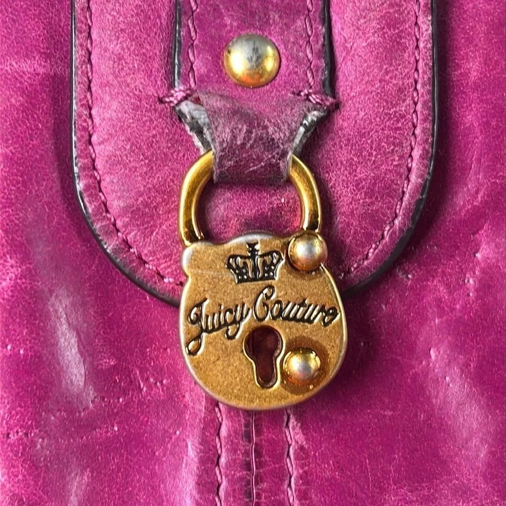 Vintage Juicy Couture Genuine Leather Magenta Bifold Snap Close Wallet w/ Locket